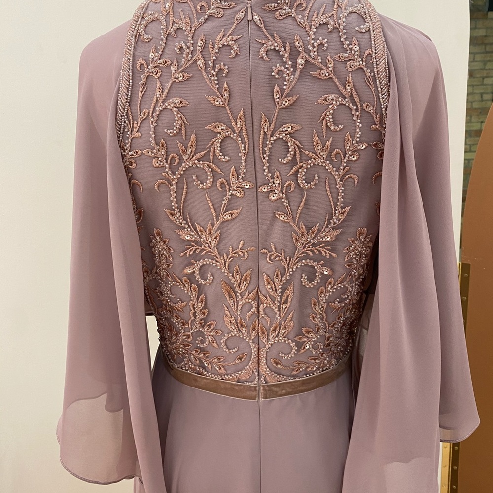 Juliet Dress || Mauve - Picture 3 of 7